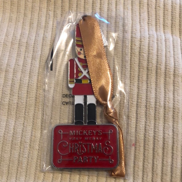 Mickey’s Very Merry Christmas Party limited edition ornament. From 2023. New. - Picture 1 of 4